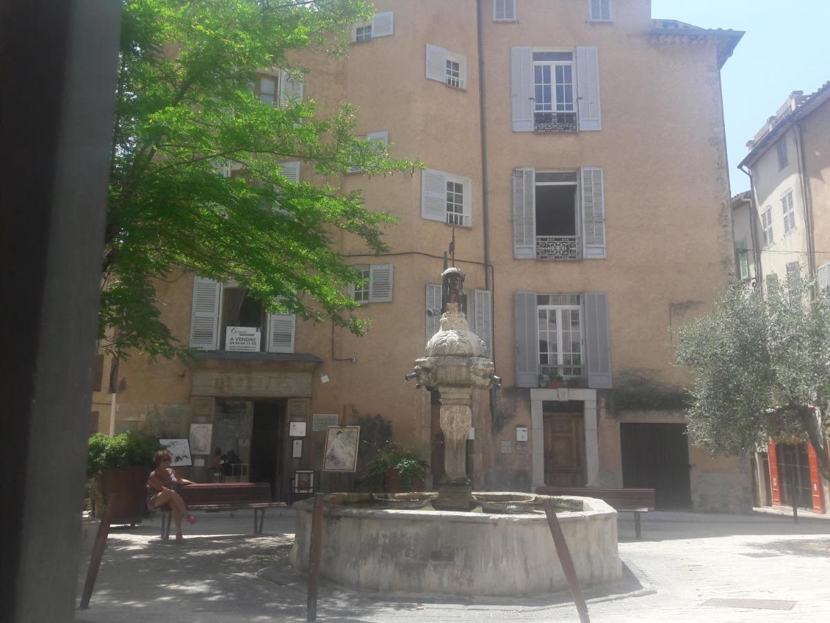 La Maison Des Artistes Apartment Cotignac Ngoại thất bức ảnh